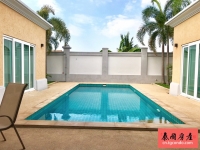 泰国芭提雅豪华泳池别墅出租，3房3卫