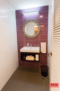 泰国曼谷通罗Thong Lor超大高层豪宅：The Habitat